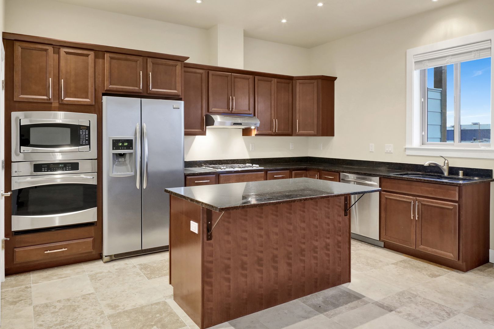 Bellingham Apartment: 1203 W Holly St