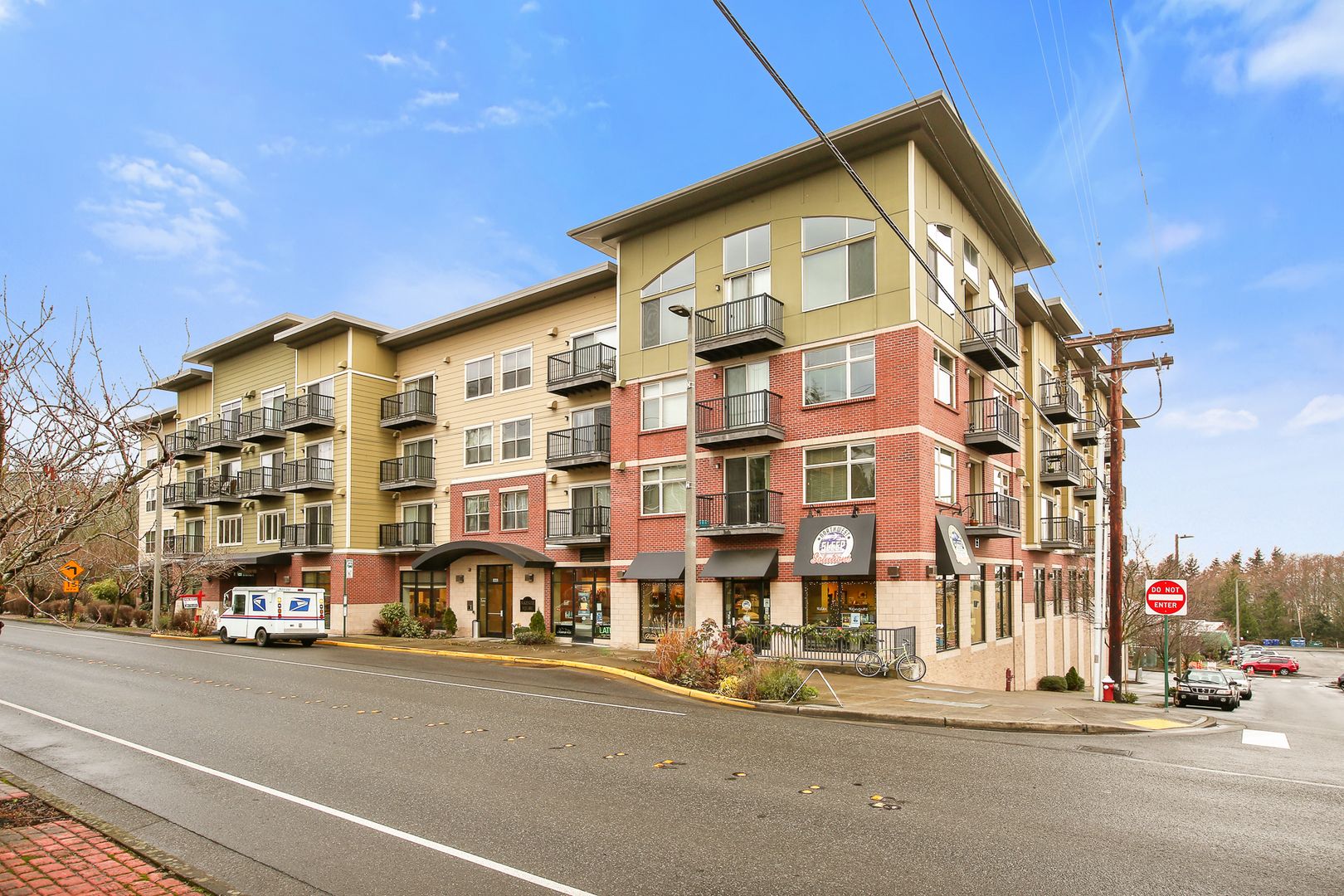 Bellingham Apartment: 1440 10th Street