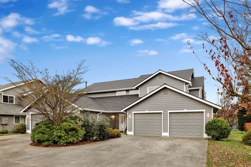 3 Bedroom, 2 Bathroom Duplex unit in beautiful Lynden! – photo 1