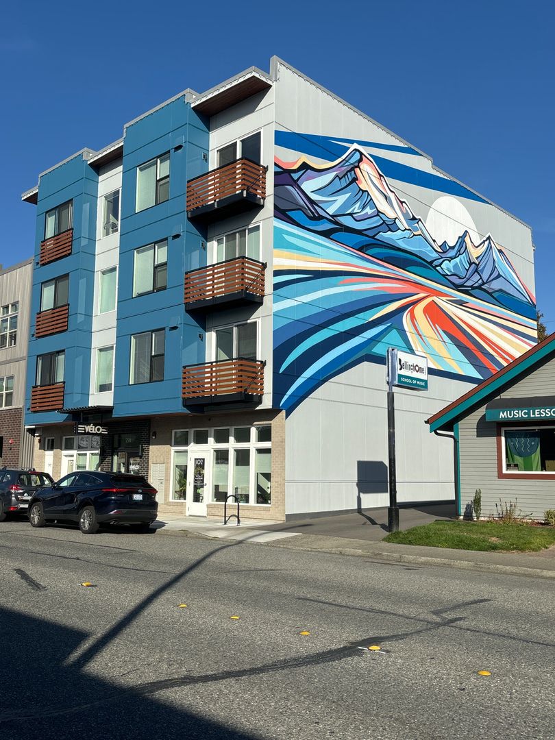 Bellingham Apartment: 2518 Meridian Street