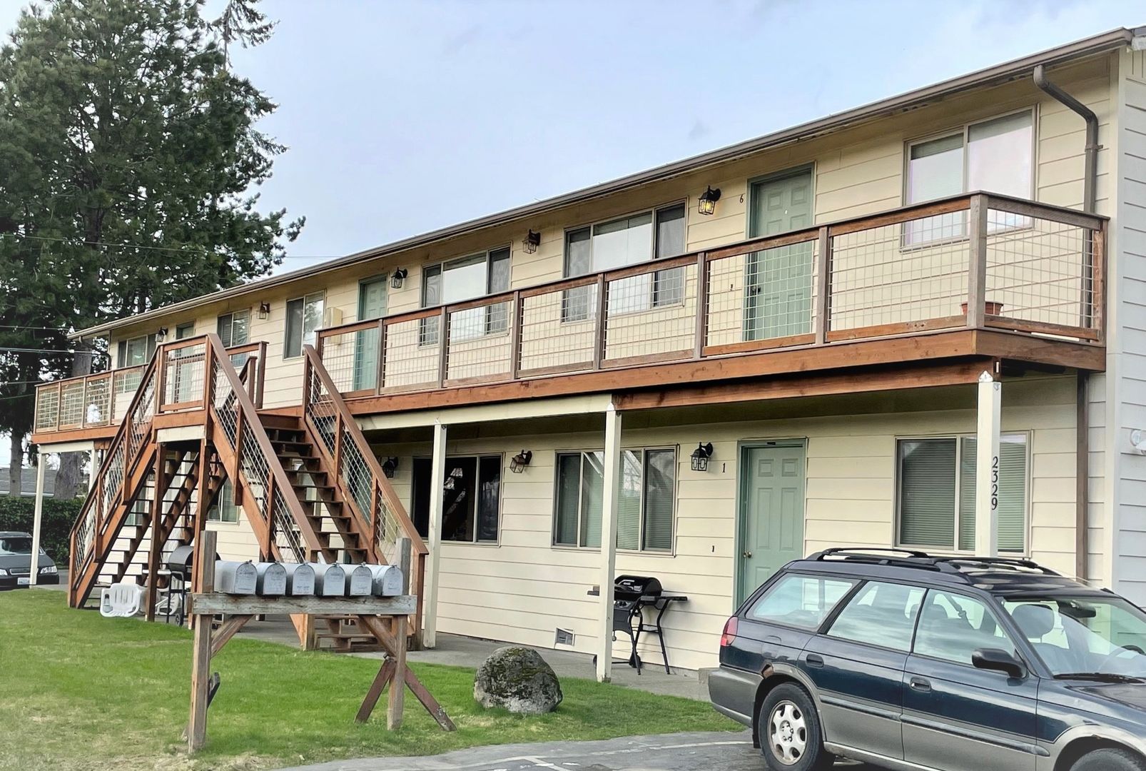 Bellingham Apartment: 2329 Orleans Street