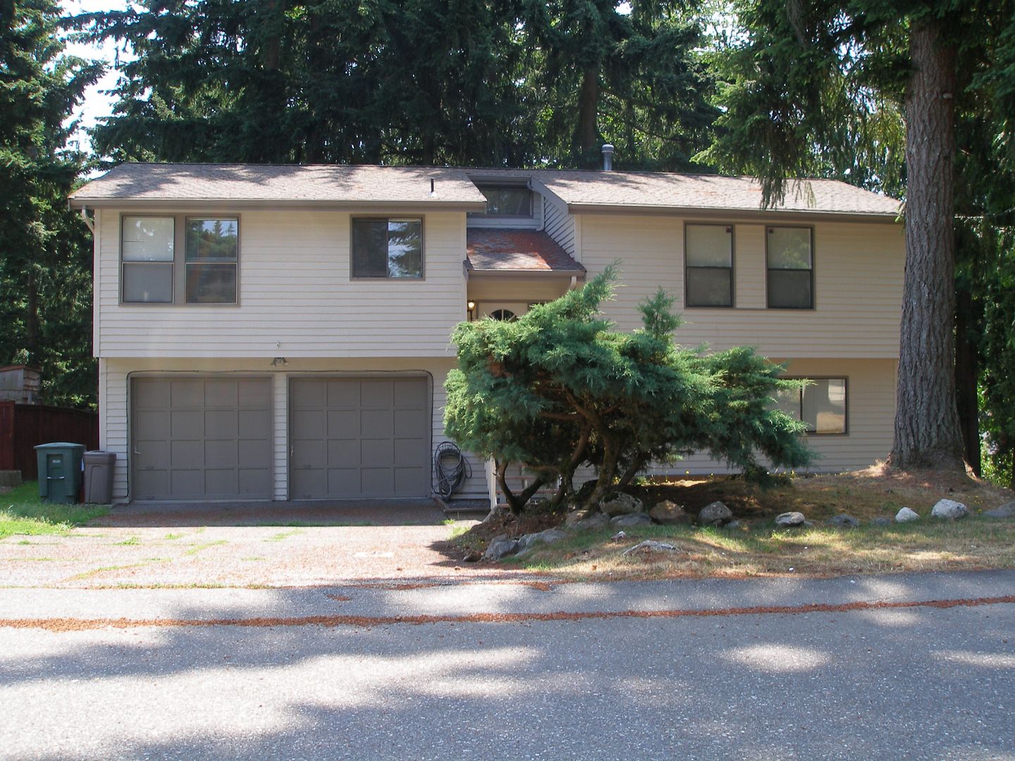 Bellingham House: 1335 Sommerset