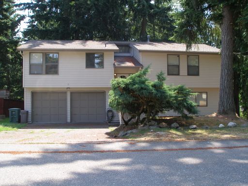 Large 3 Bedroom home with 1,812 square feet! – photo 1