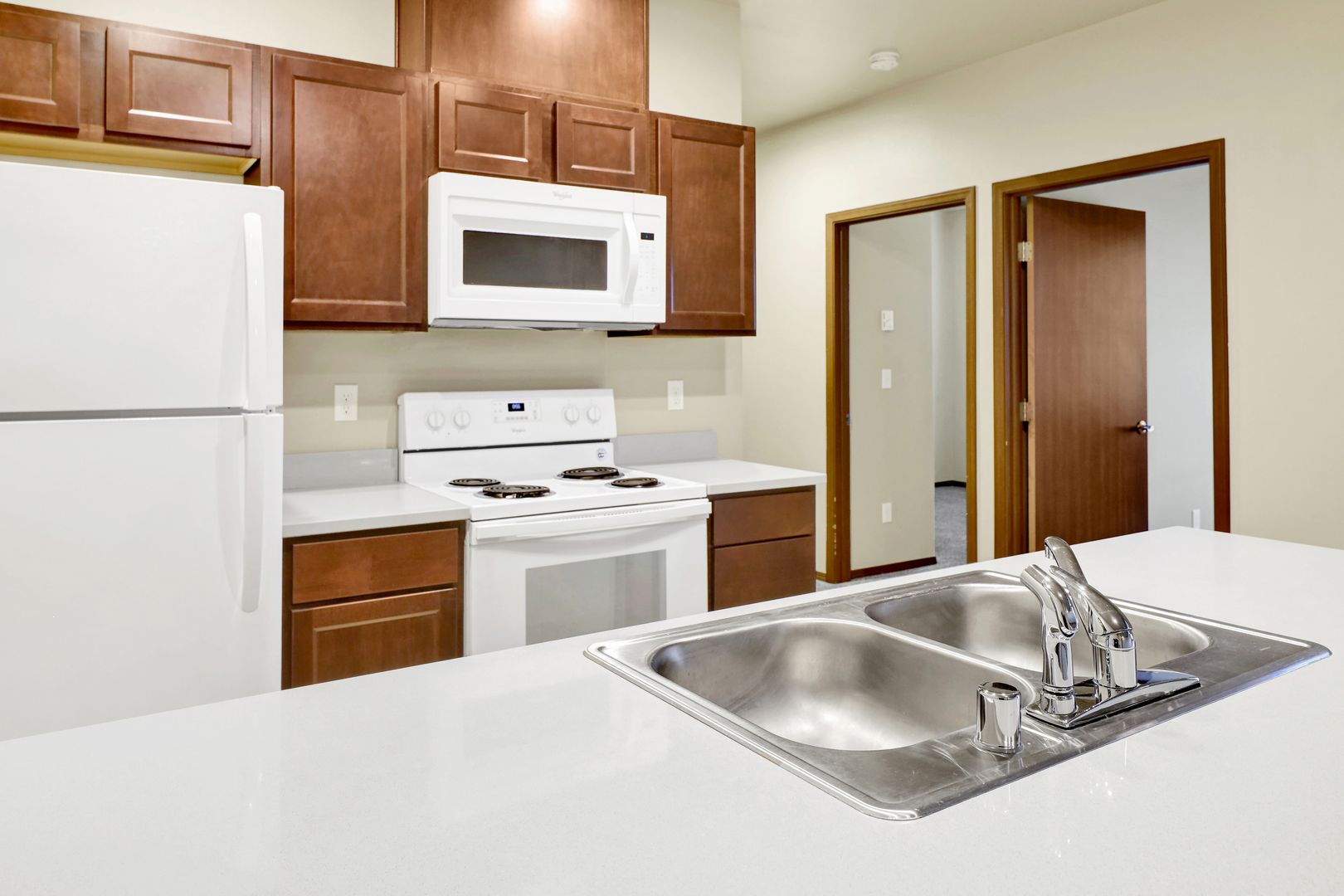 Lynden Apartment: 2240 Mercedes Dr