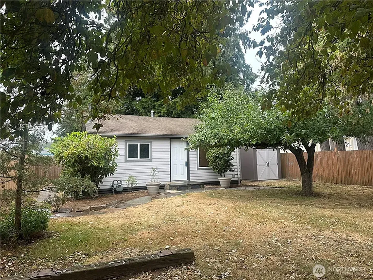 Lynden House: 117 Drayton St