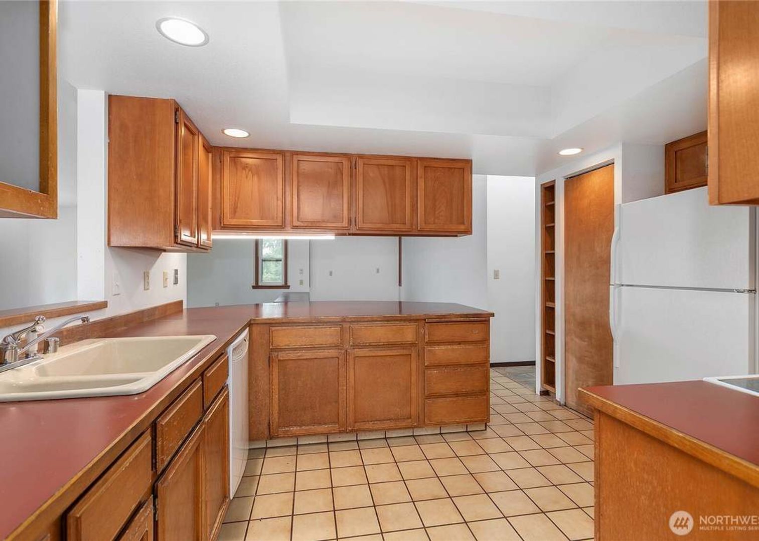 2526 Vining St 7 of 12
