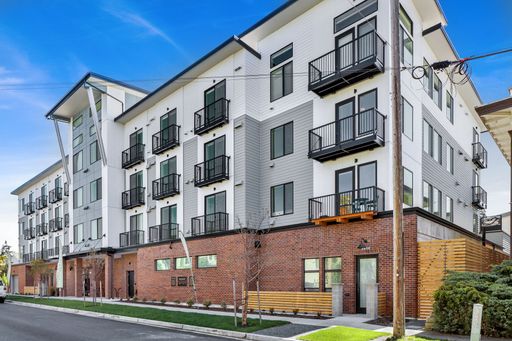 Newer Studio Apartment with Rooftop Deck and Secured Entry! – photo 1