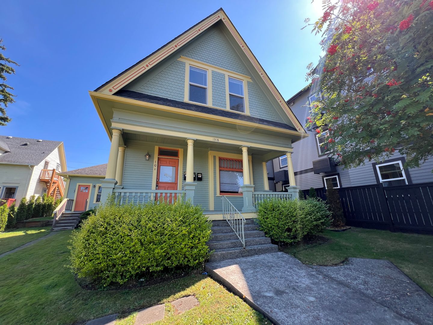 Bellingham Apartment: 1318 High Street