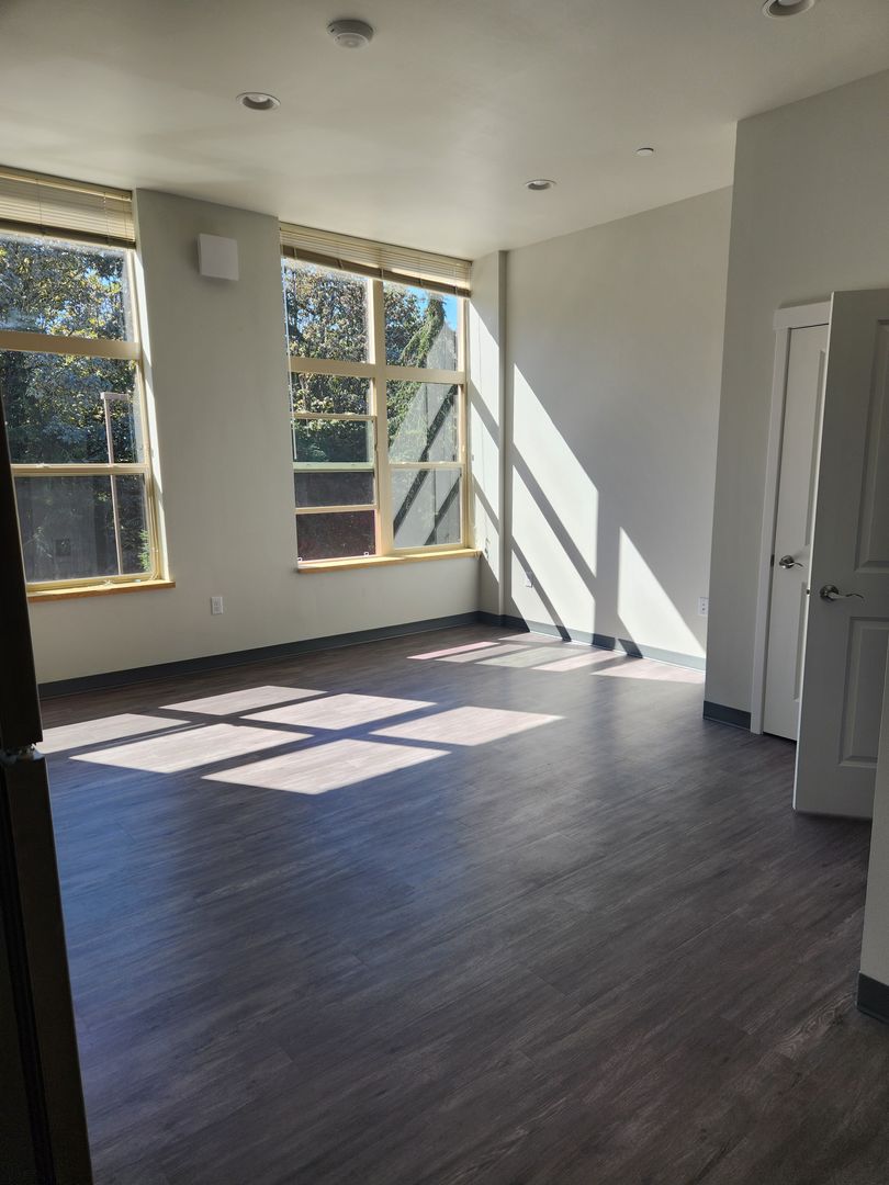 McKenzie Square Apartments 6 of 13