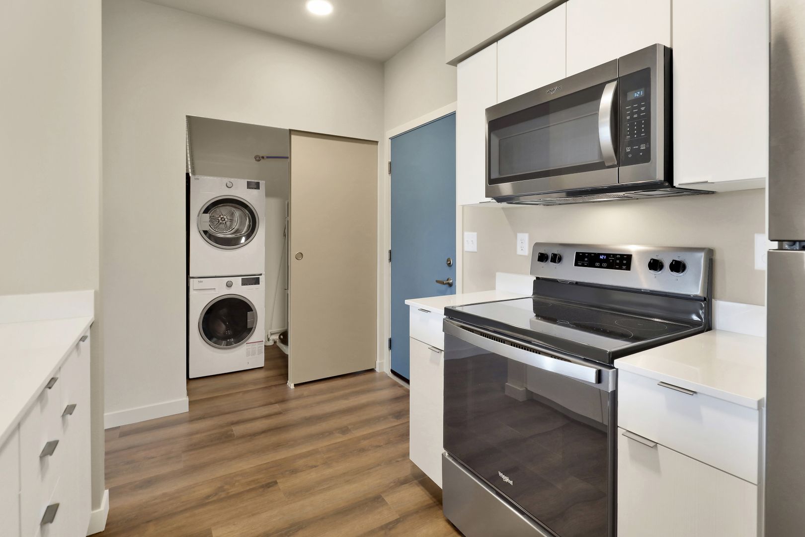 Bellingham Apartment: 2609 Meridian Street