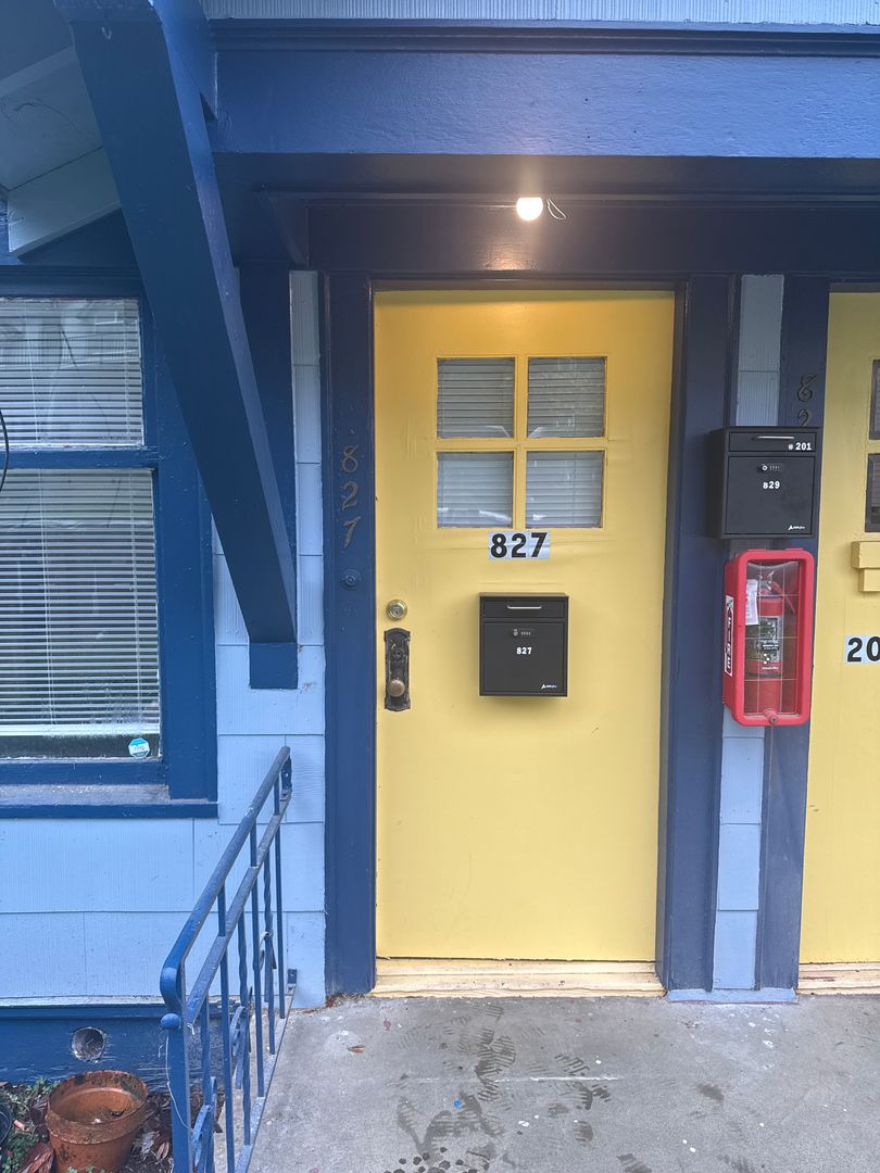 Bellingham Apartment: 825-837 High Street