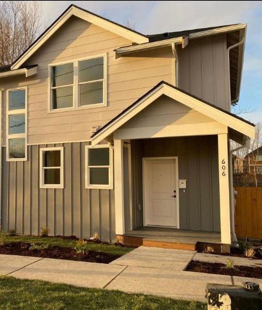 Bellingham House: 614 Telegraph Road