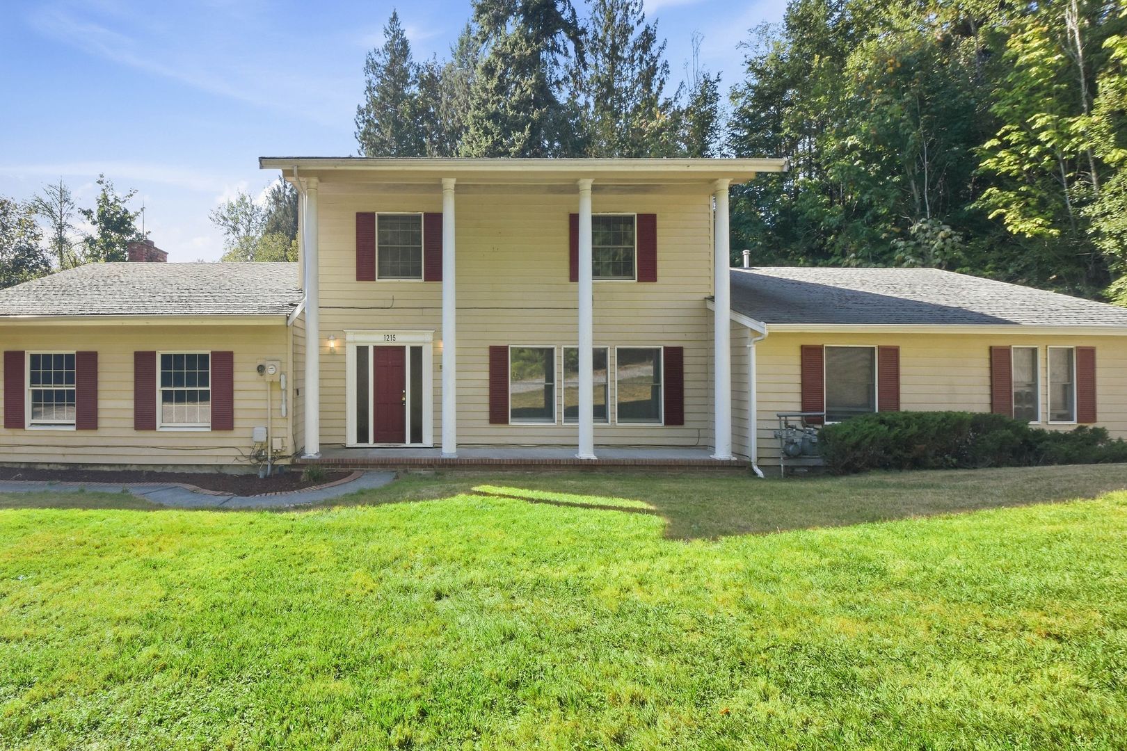 Bellingham Apartment: 1215 (1031) E McLeod