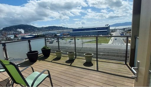 2 Bedroom Apartment with Bay Views for Rent – photo 1