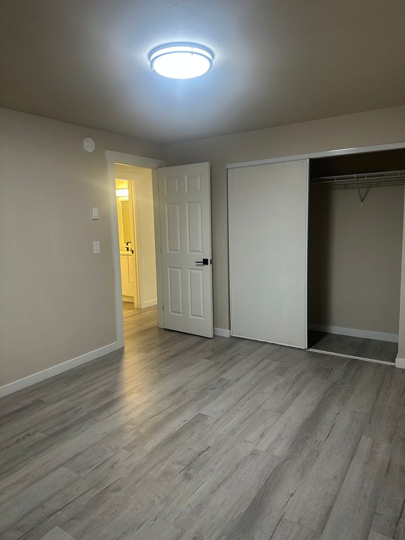 Bellingham Apartment: 1500 E Victor St