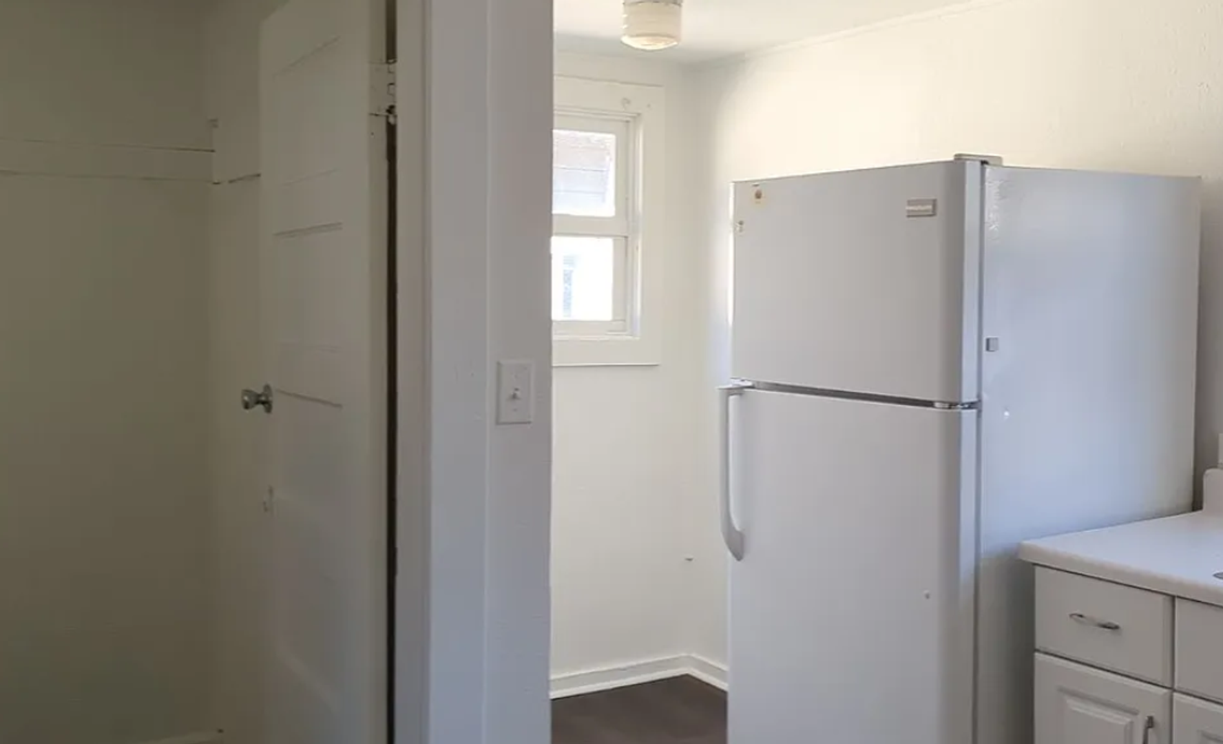Bellingham Apartment: 317 Gladstone Street