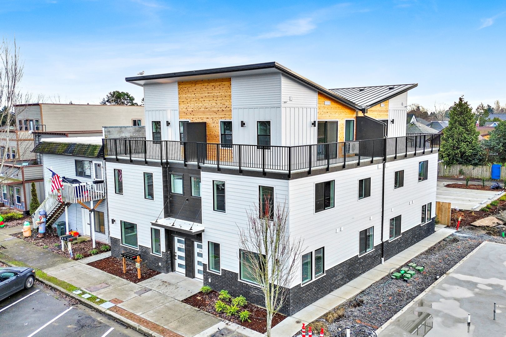 Blaine Apartment: 351 Martin Street