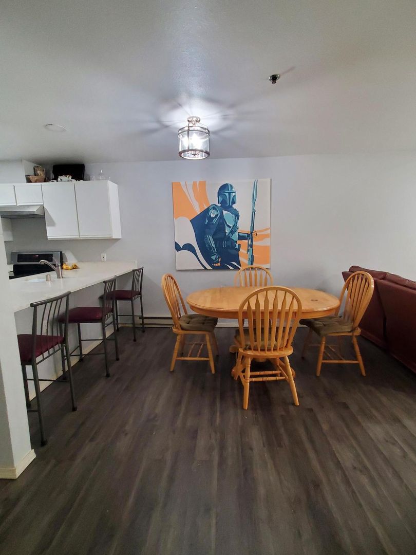 Bellingham House: 2711 W. Maplewood Ave #106