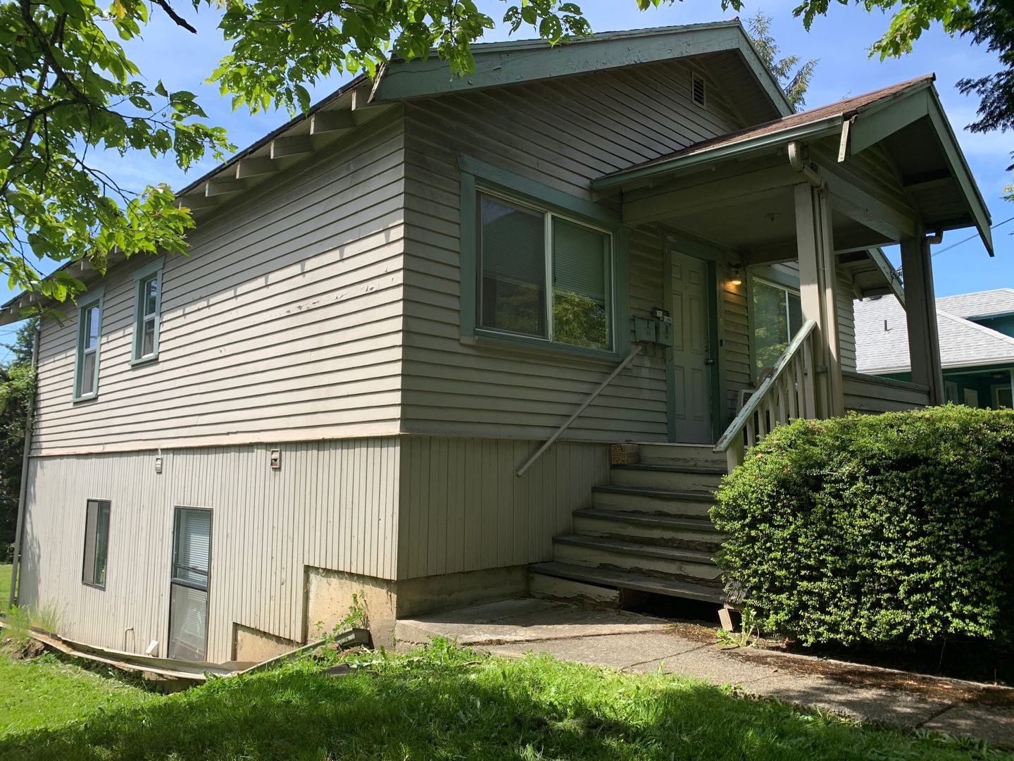 Bellingham Apartment: 1149 Humboldt