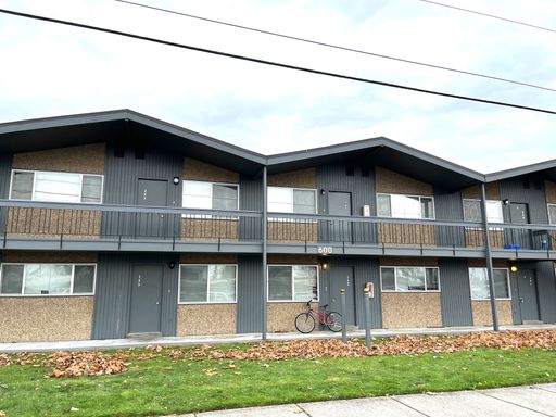 2 Bedroom 1 bath Unit in Lynden!