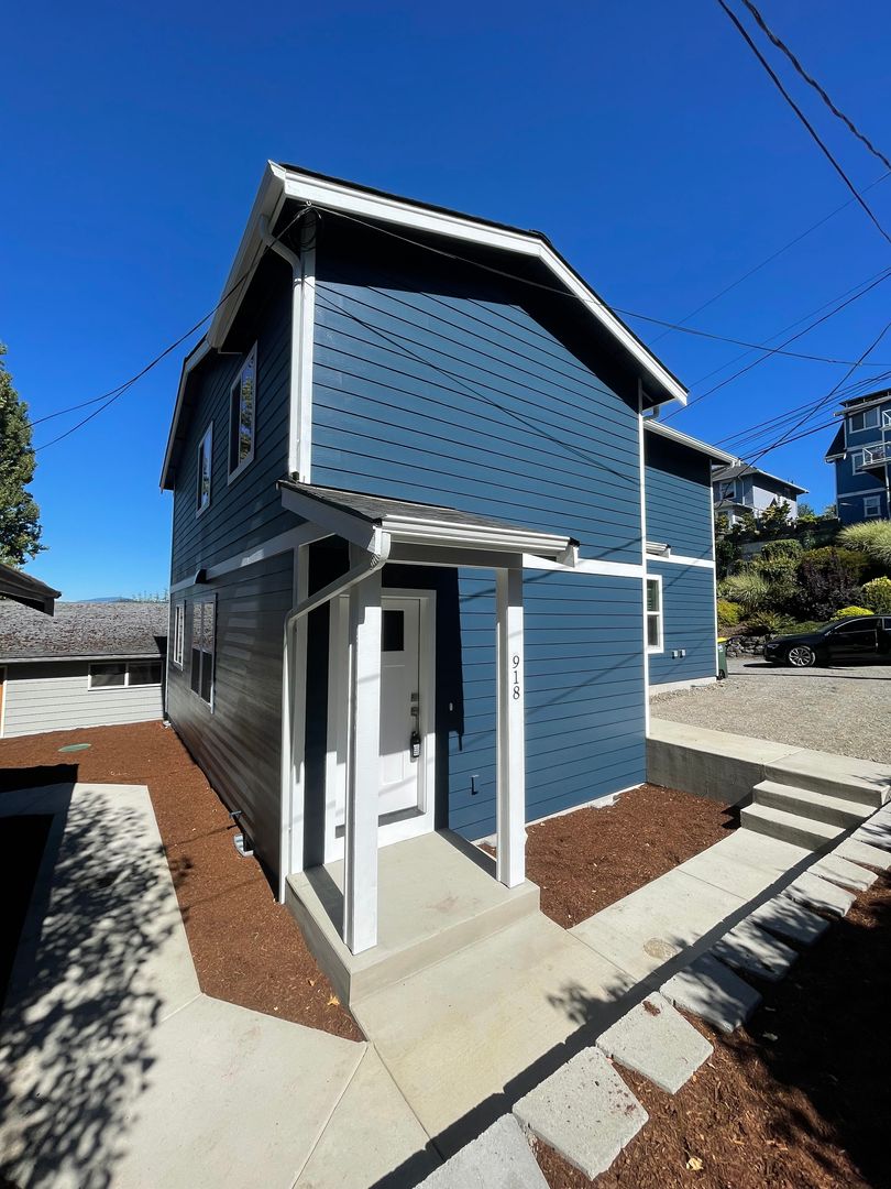 Bellingham Apartment: 918-922 Billy Frank Jr St