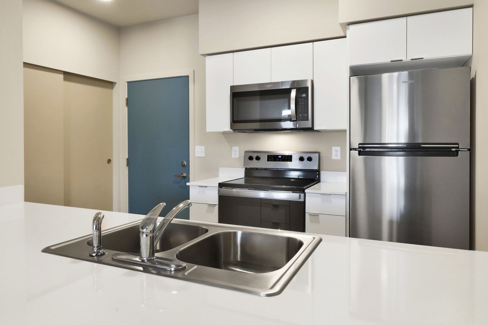 Bellingham Apartment: 2609 Meridian Street