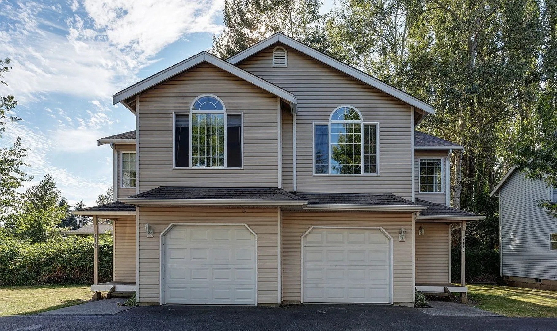 Bellingham Apartment: 2130 & 2132 Harris Avenue