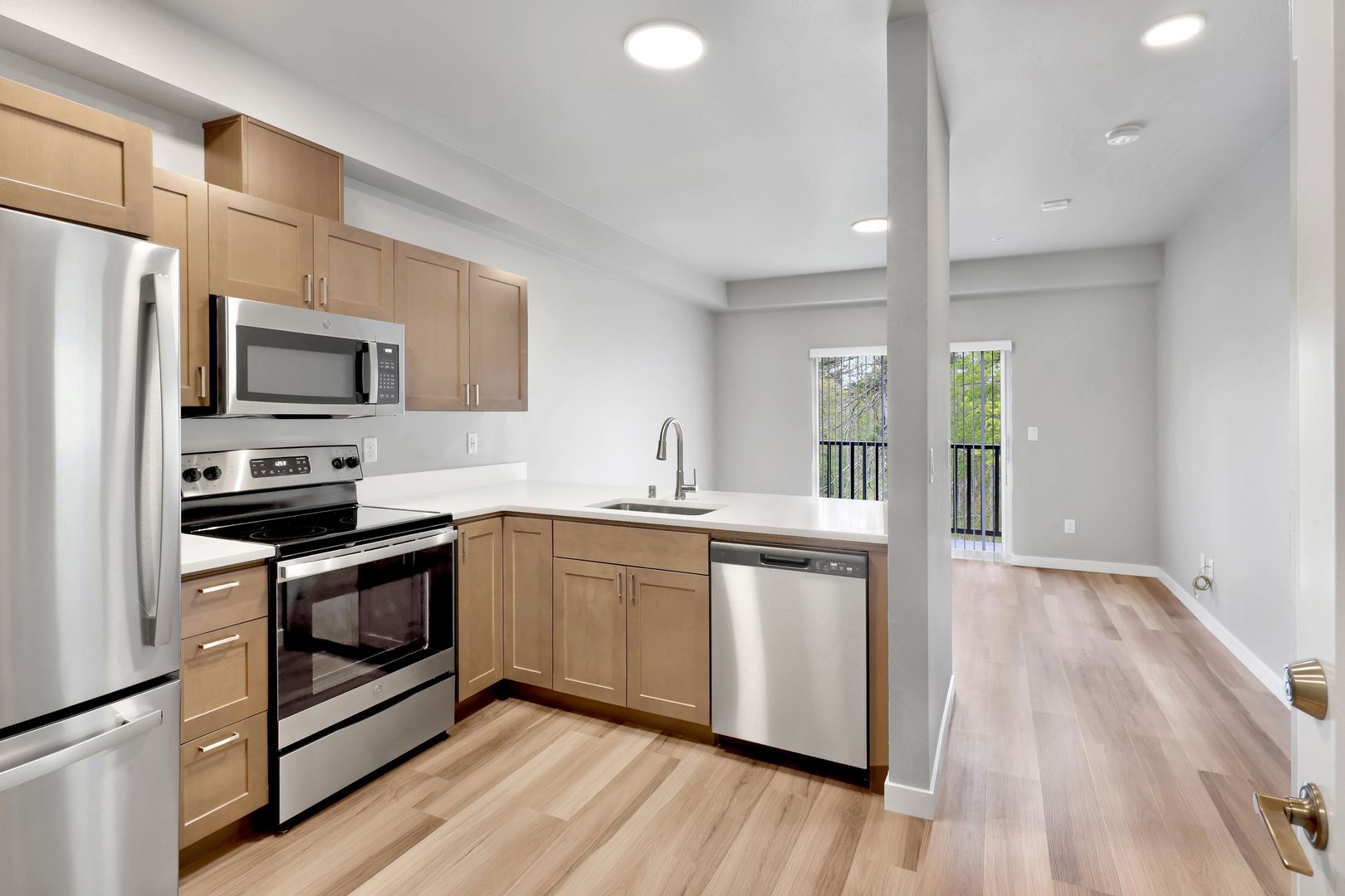 Bellingham Apartment: 4265 Creston Way