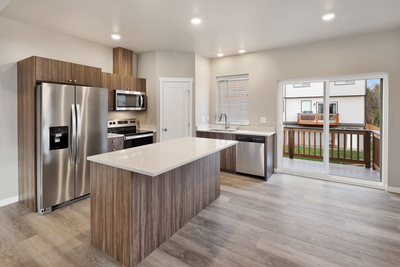 Ferndale Apartment: 1849 East Gate Loop