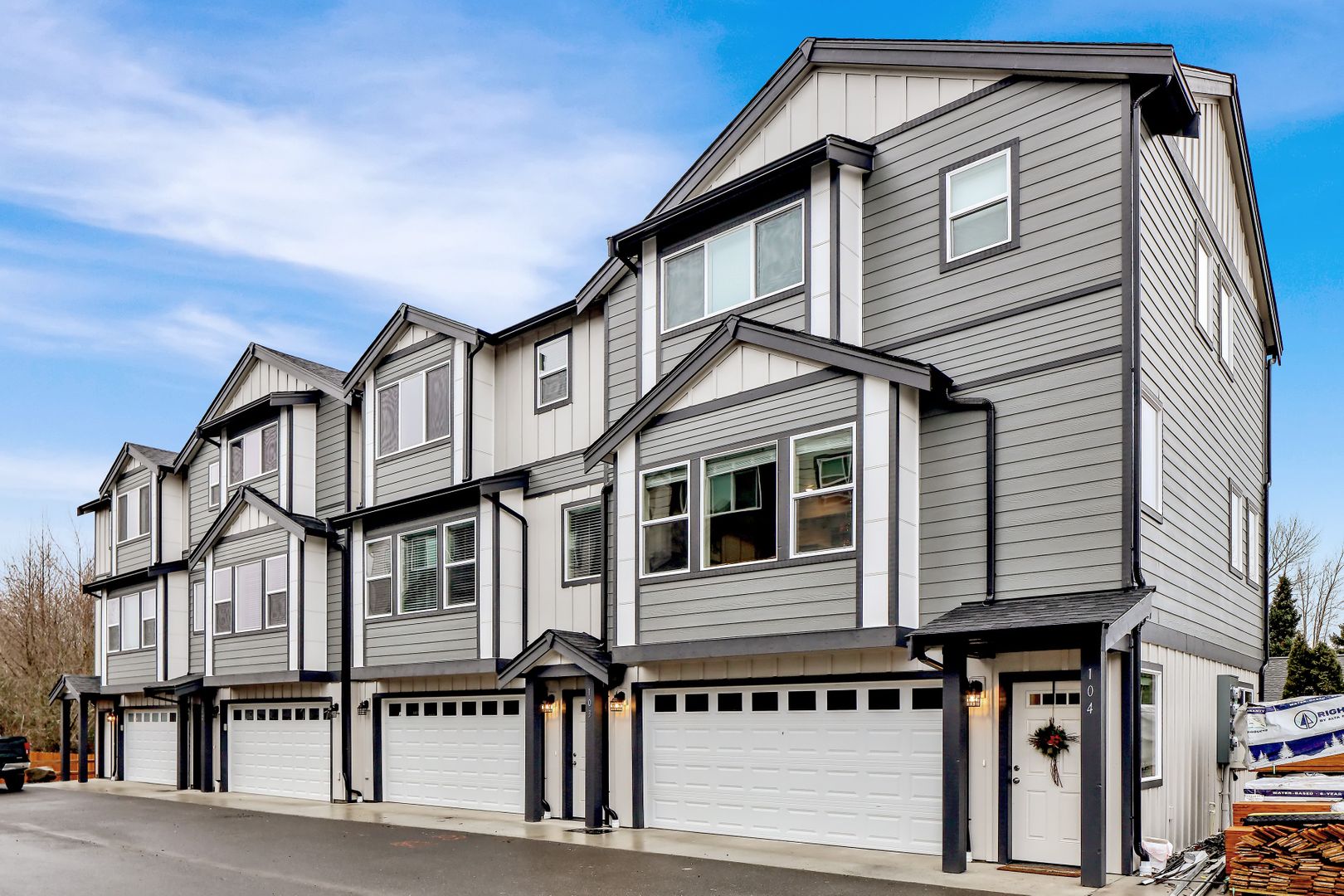 Ferndale Apartment: 1848 East Gate Loop