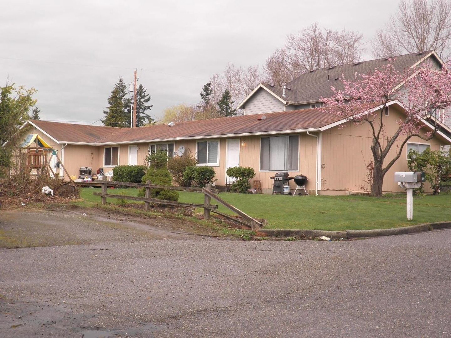 Bellingham Apartment: 2601 Racine