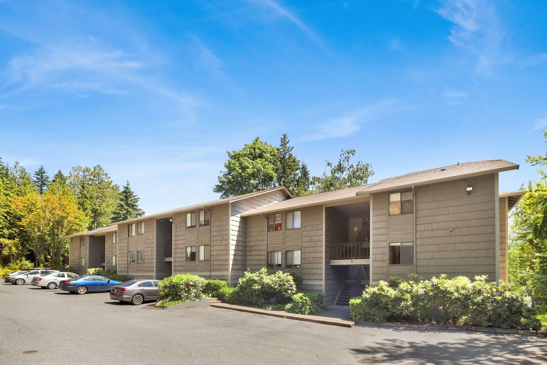 Bellingham Apartment: 316 and 320 Elwood Court