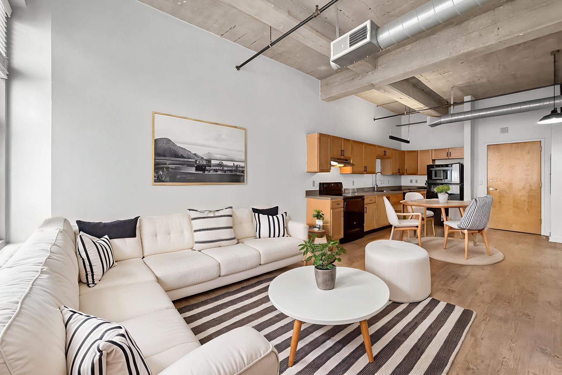 Kansas City Apartment: 1004 Baltimore Ave