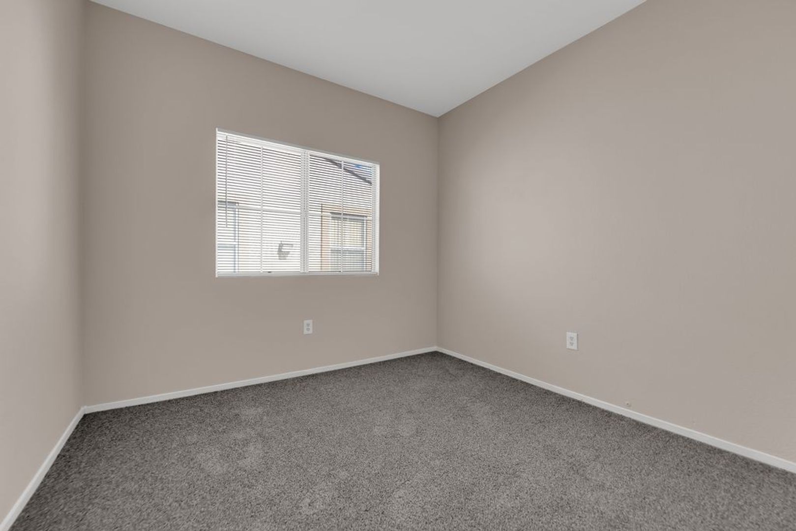 3400 Cabana Drive Unit 2106 4 of 8