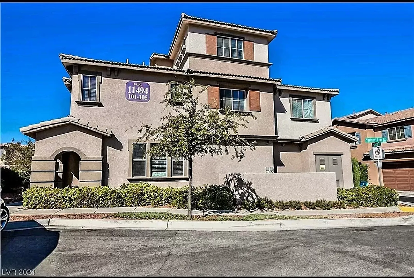 2 Bed, 2.5 bath Townhome for rent in the heart of Summerlin