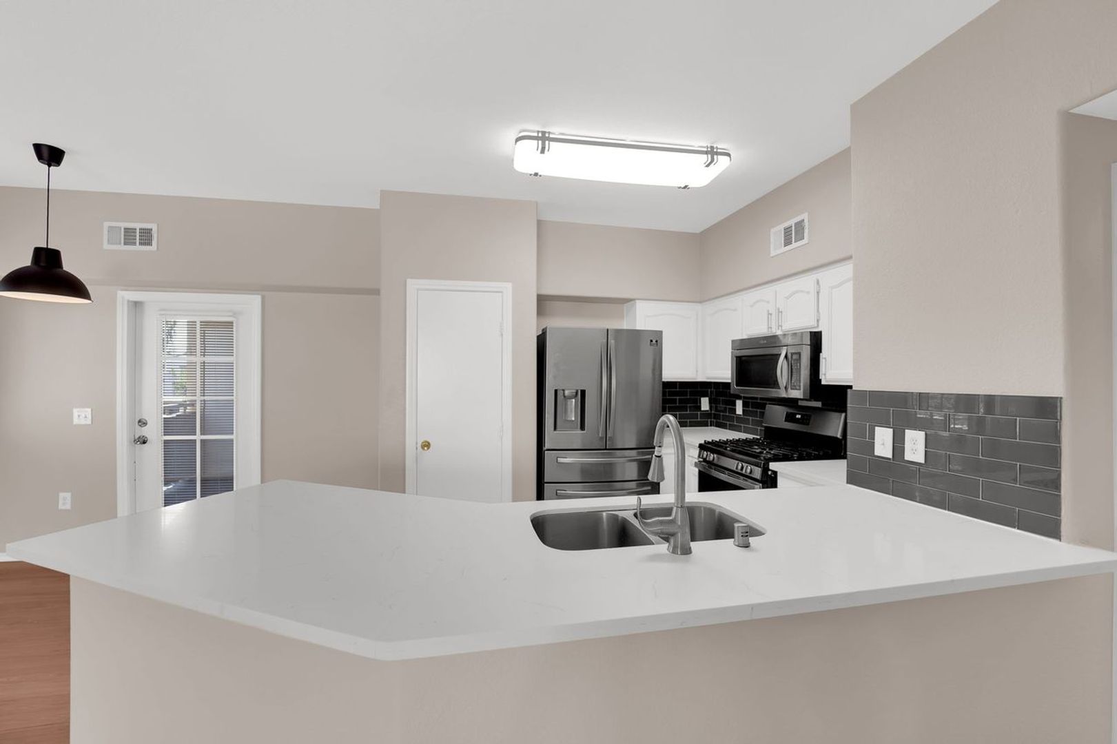 3400 Cabana Drive Unit 2106 6 of 8