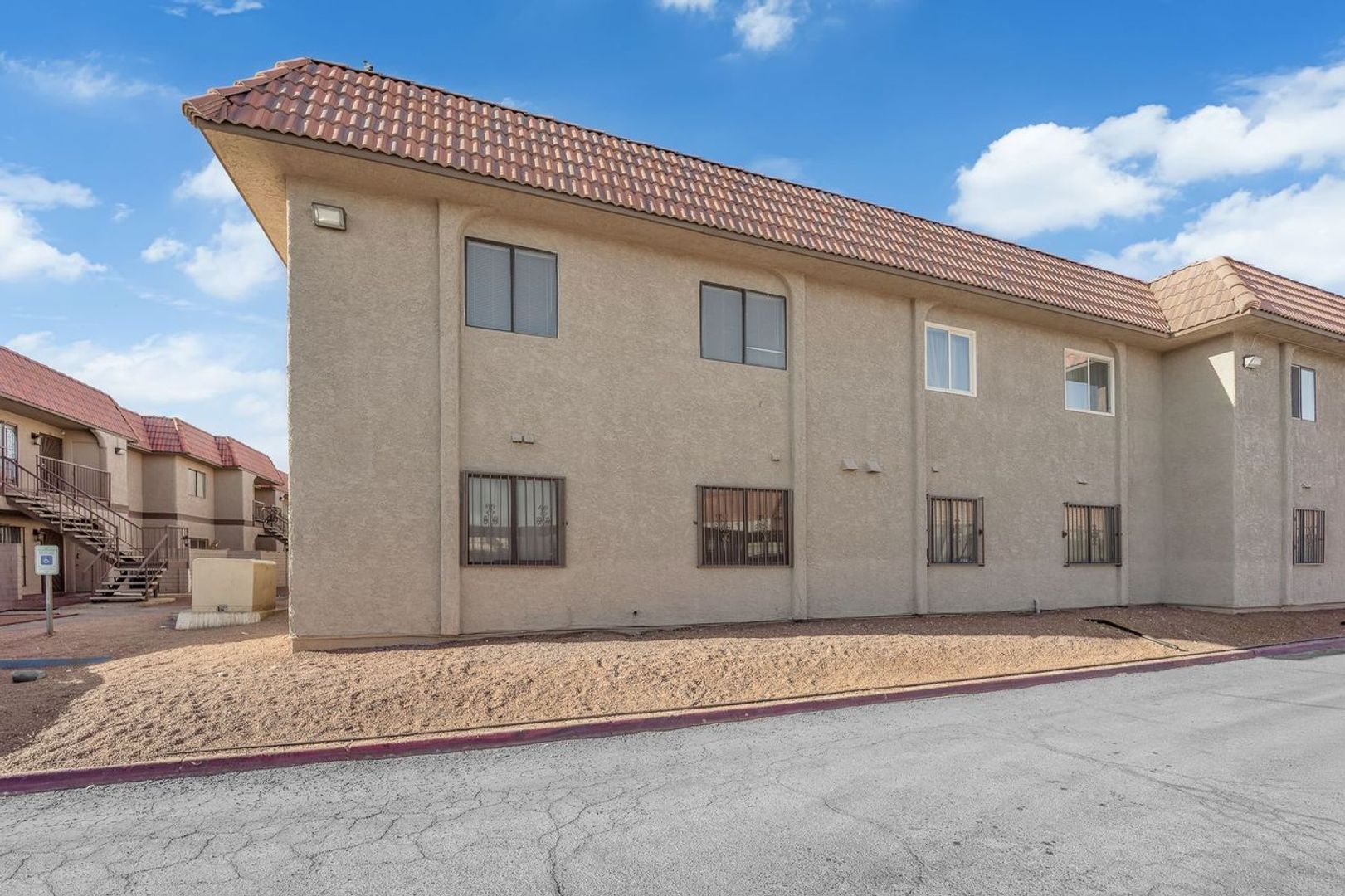 4300 N Lamont St Unit 251 2 of 8