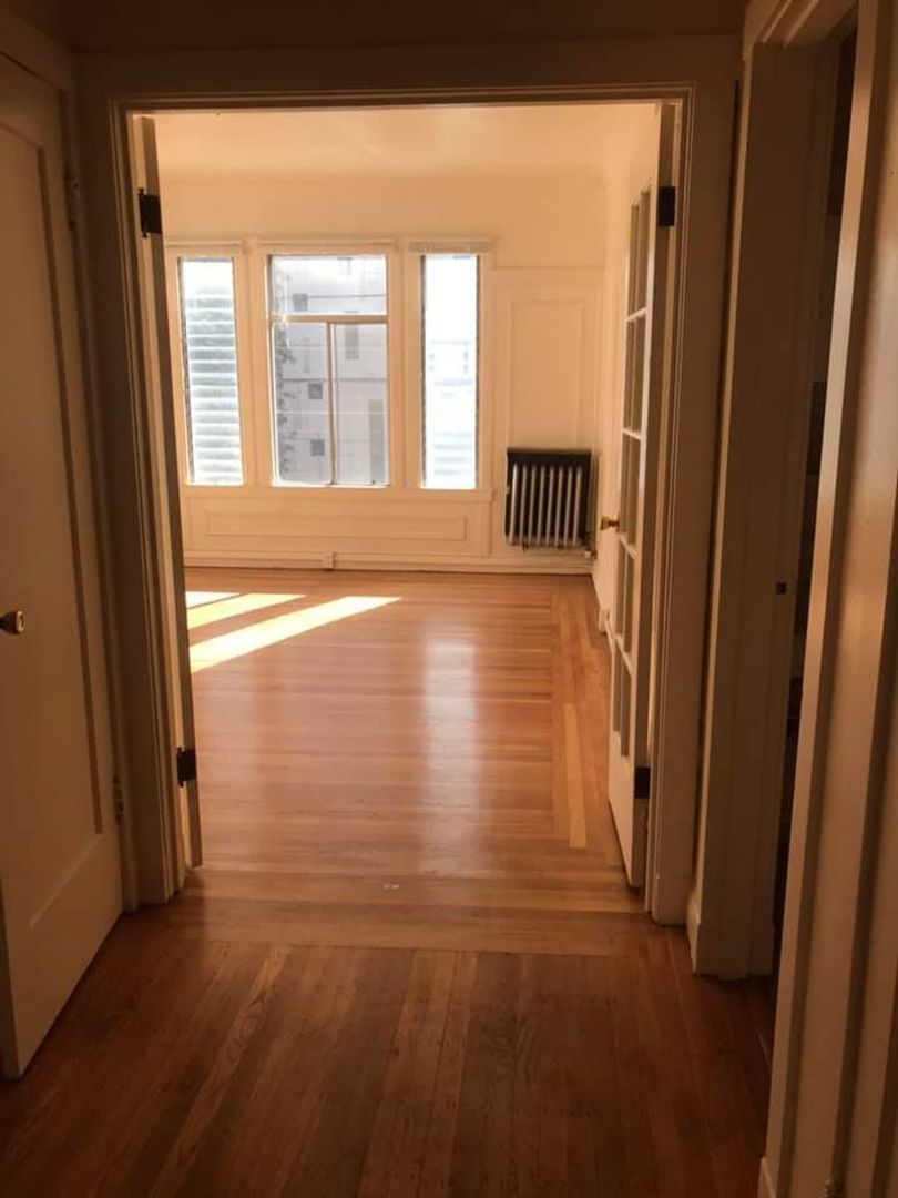 Berkeley Apartment: 2419 Durant Ave