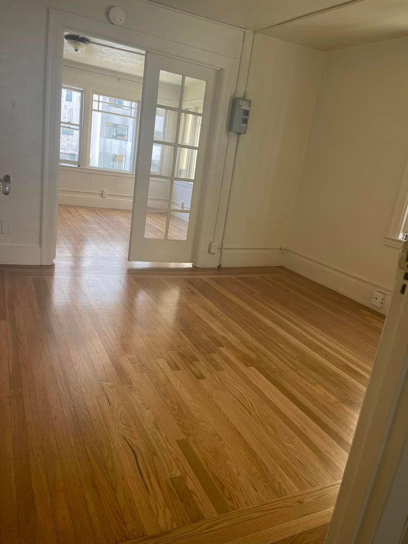Berkeley Apartment: 2411 Durant Ave