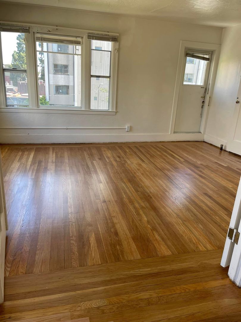 Berkeley Apartment: 2411 Durant Ave