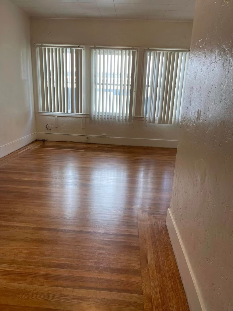 Berkeley Apartment: 2411 Durant Ave