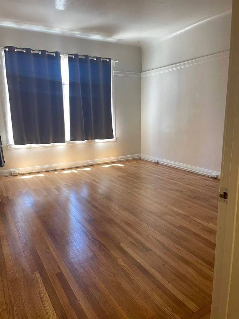 Berkeley Apartment: 2514 Piedmont Ave