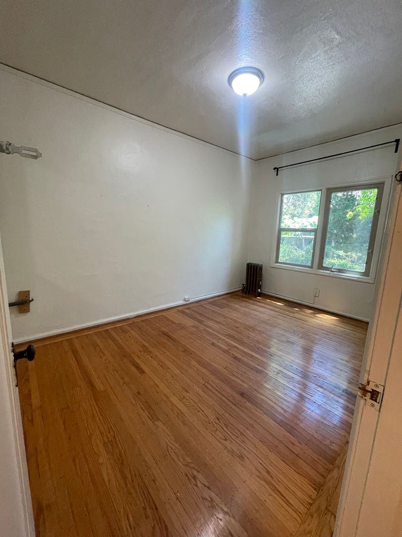 Berkeley Apartment: 2514 Piedmont Ave