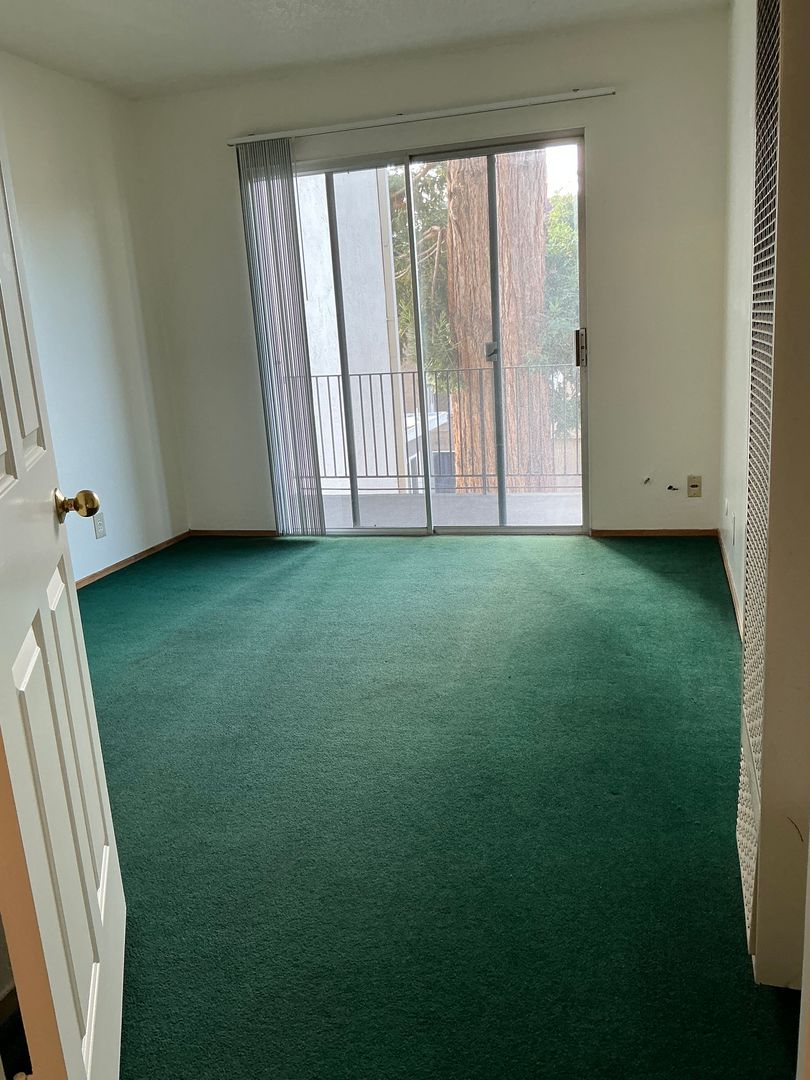 Berkeley Apartment: 2230 Haste St