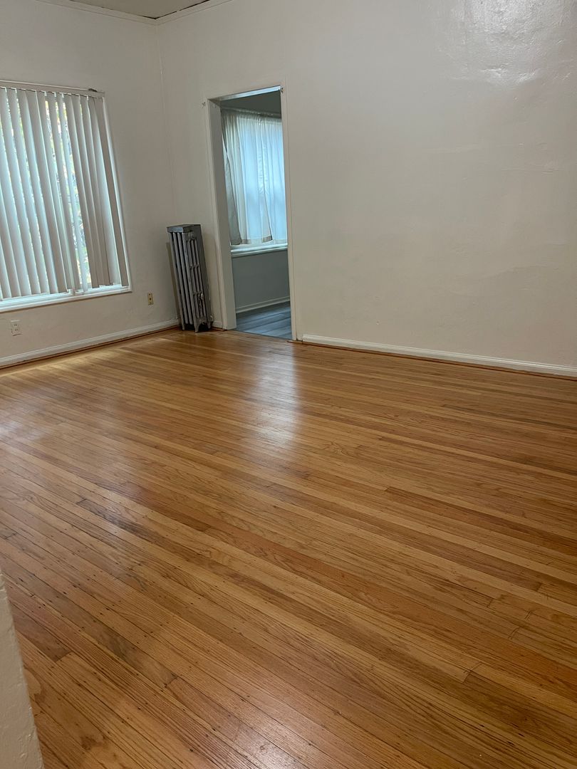 Berkeley Apartment: 2516 Piedmont Ave