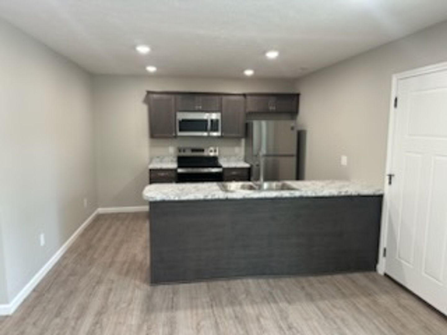 Bolivar Apartment: 1832 E Roweton Dr