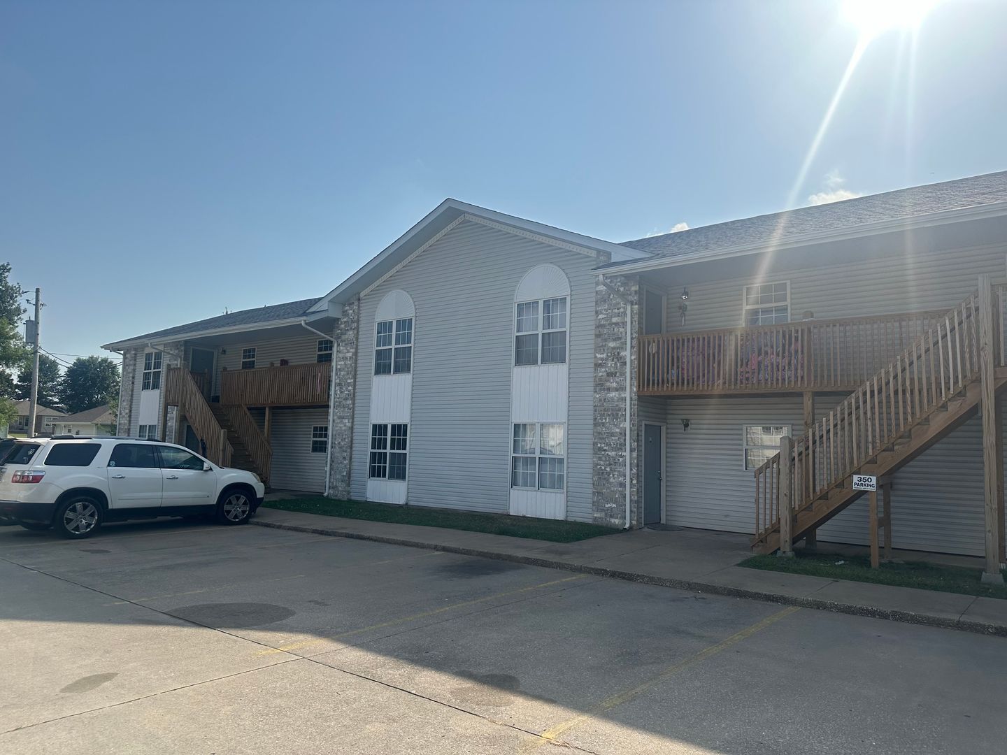 Bolivar Apartment: 350 W Aldrich