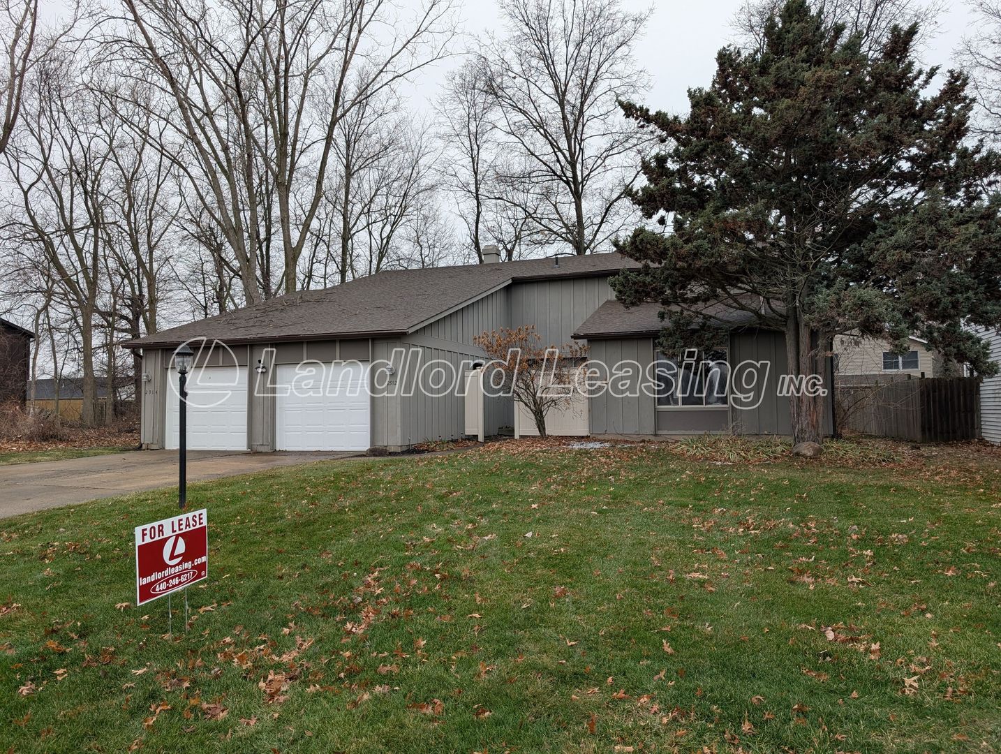 Lorain Townhome: 2912 Forest Lane