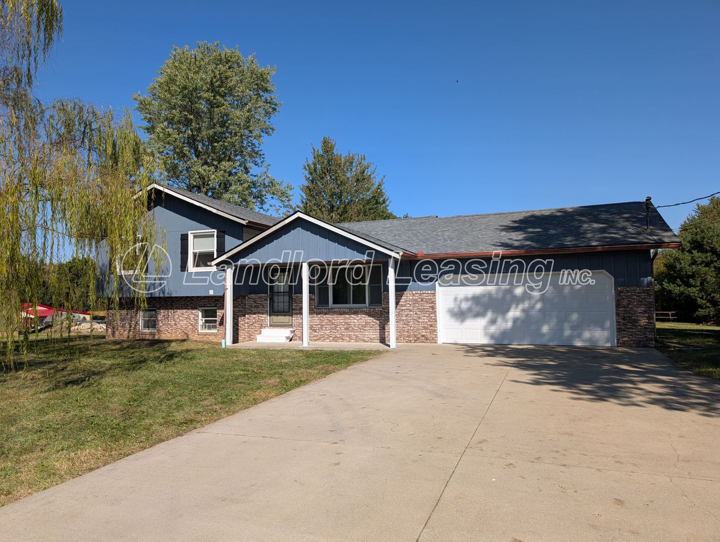 Spacious 4-Bedroom Home with Scenic Views in Wellington