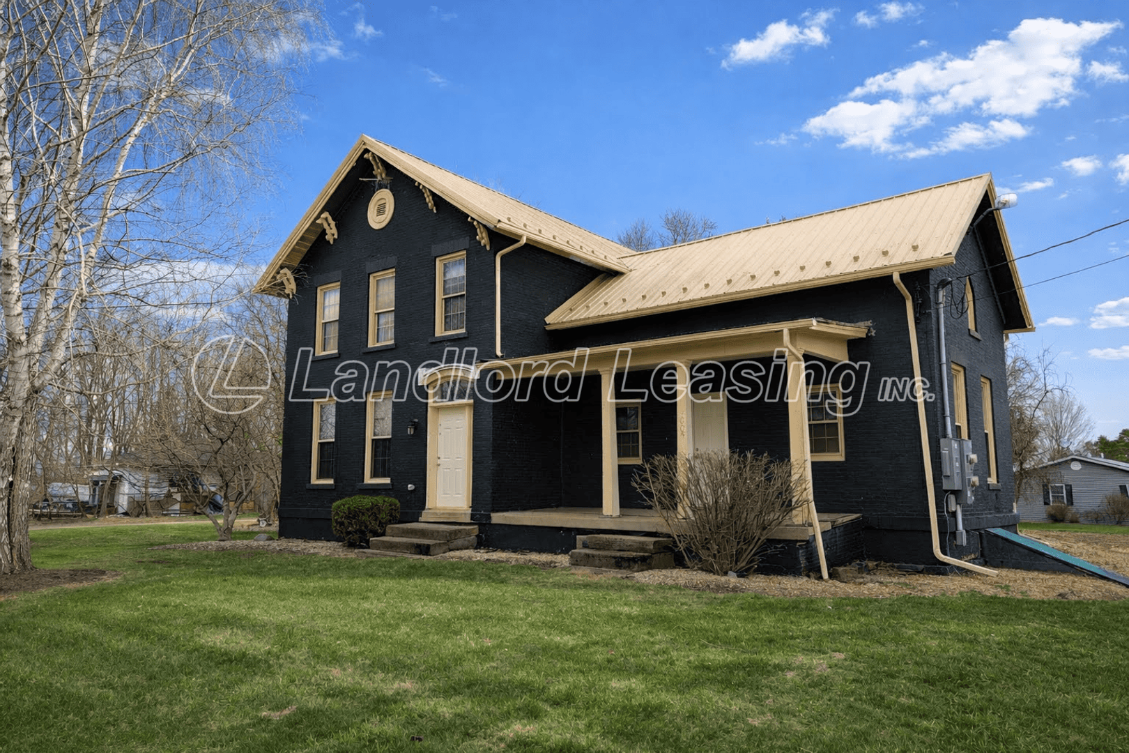 Elyria House: 9005 Murray Ridge Road